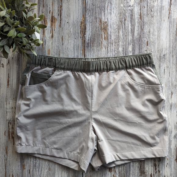 Eddie Bauer ClimaTrail Shorts Tan Women's 16 - Picture 2 of 6